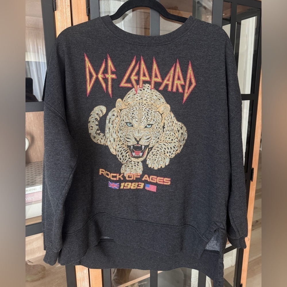 Def Leppard Pyromania Tour Leopard pullover crewneck charcoal fleece oversized